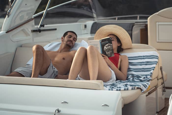 Mezza giornata di lusso a bordo di uno yacht a motore.