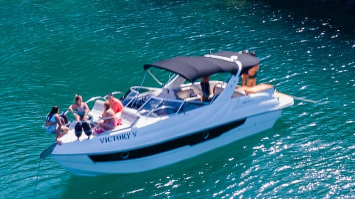 Explore Angra dos Reis by boat: A full day on the water aboard a motorboat
