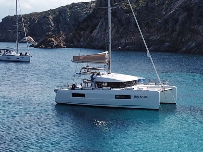 Catamarán privado al archipiélago de La Maddalena: un día entre calas y libertad