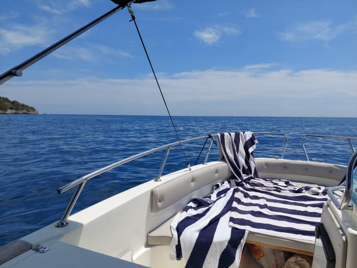 Ett dopp i den berömda viken "Mala Beach"