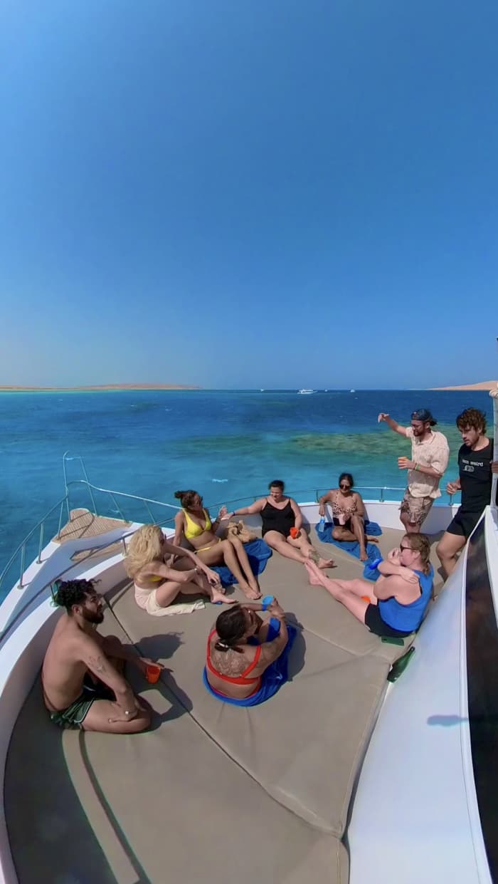 Excursion d'une journée : Découvrez Hurghada à bord d'un yacht à moteur de luxe