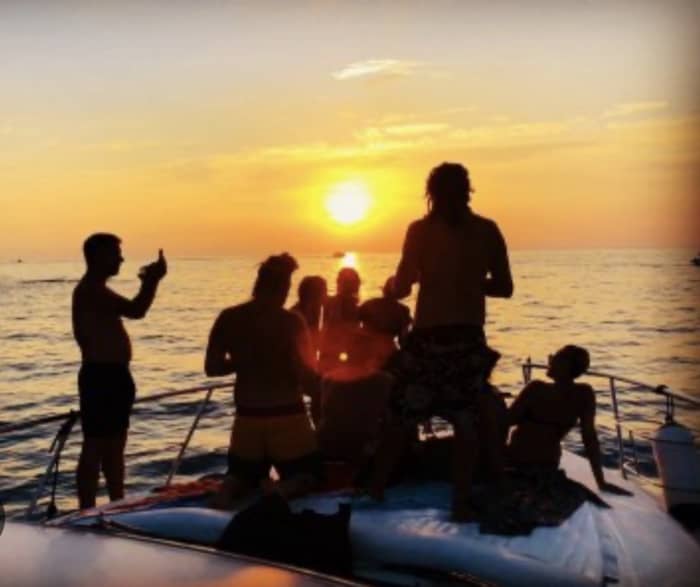 Ulysses' Sunset — Two and a Half Hours Between the Coast of the Gods and the Diver's Cave from Tropea