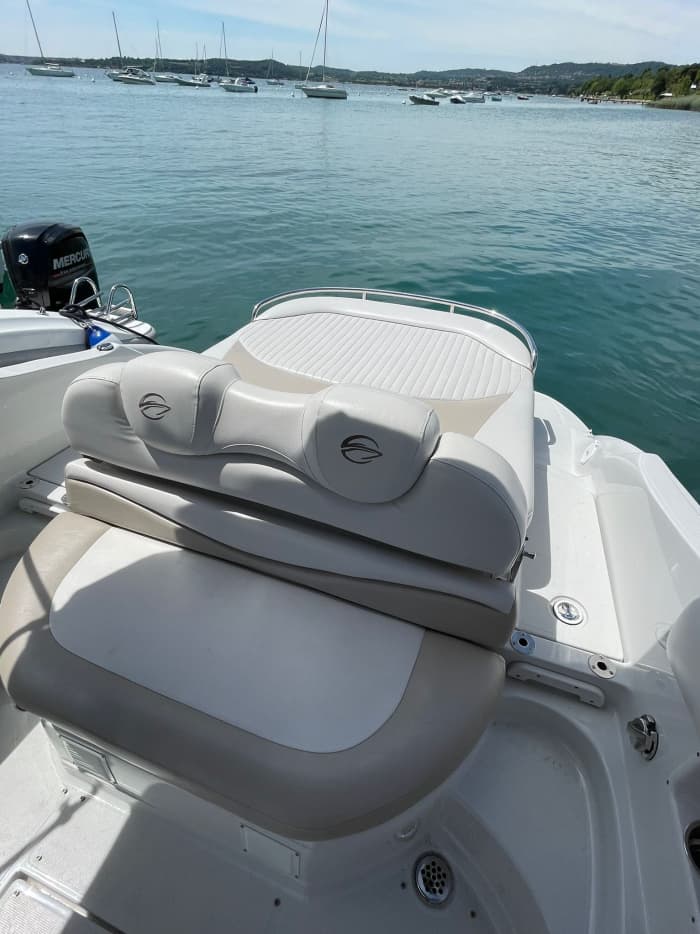 Enjoy 9h on a motorboat to explore Moniga del Garda
