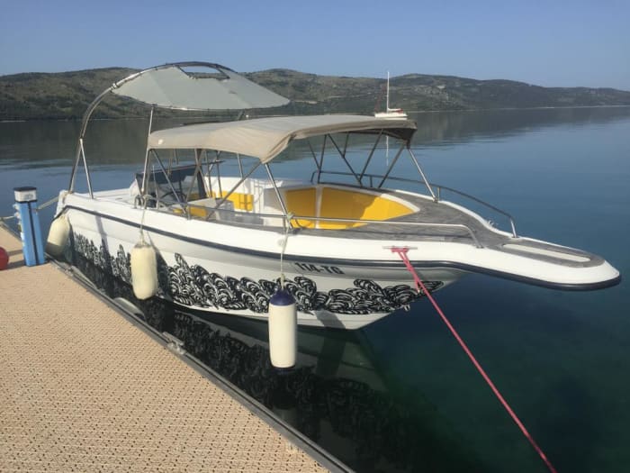 Discover the Croatian Coast on a Motorboat : Full Day