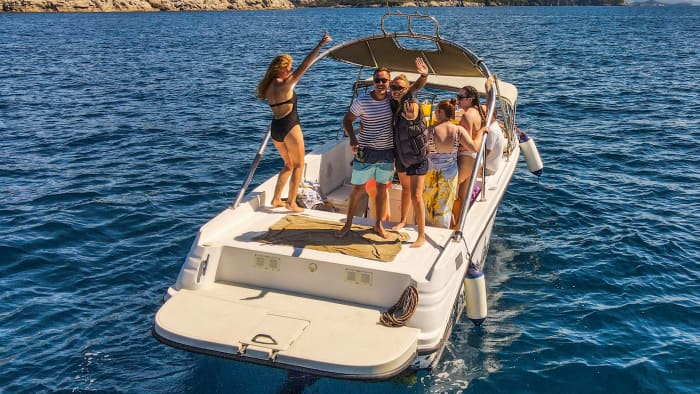 Discover the Croatian Coast on a Motorboat : Full Day