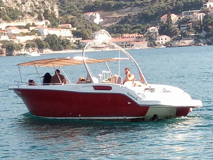 Full Day Boat Tour : Private Discovery of the Coats