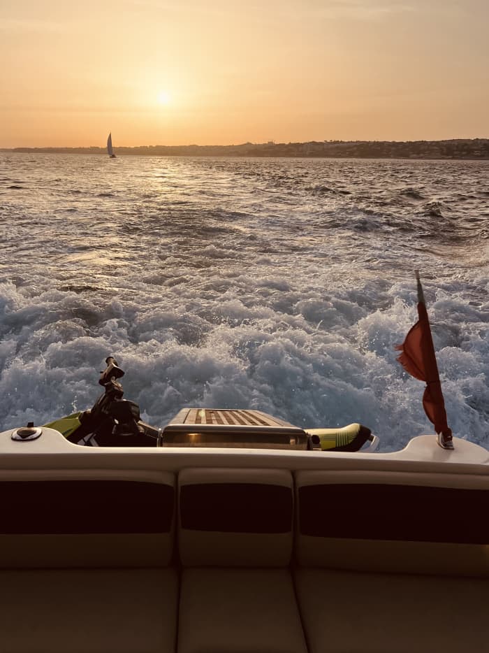 Full Day Private Charter à Lisbonne — 7h à bord de notre yacht sur le Tage