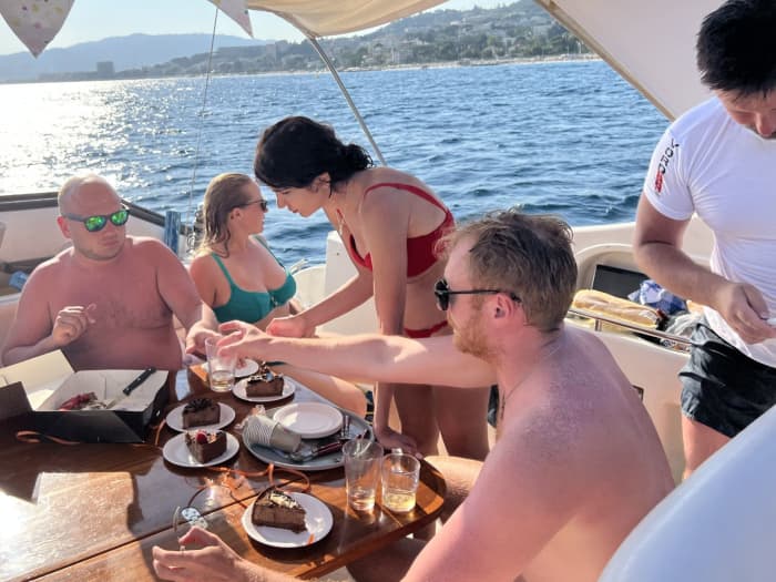 Full-Day Yacht Tour to the Lérins Islands (all included)