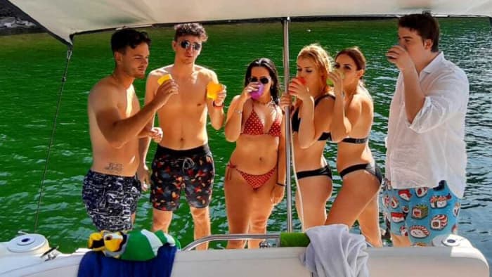 Eines Tages in Lovere mit einem Motorboot