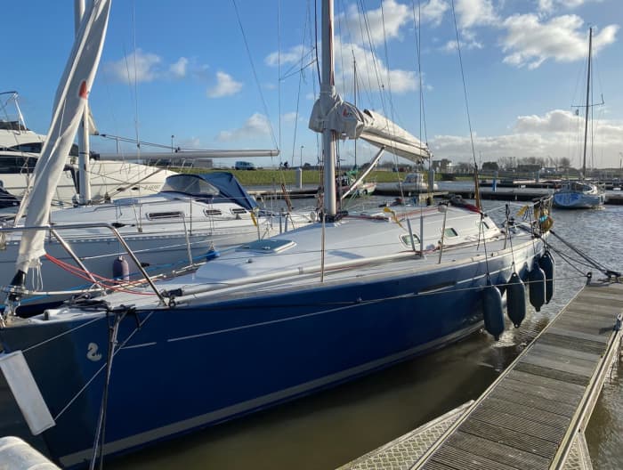Private 7-hour cruise in Nieuport, sailing lessons, overnight stay possible on board