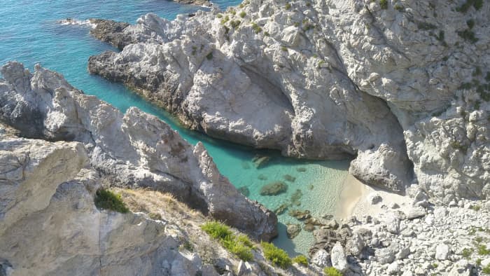 Tropea. Exclusieve zeiltocht van een halve dag inclusief aperitief.