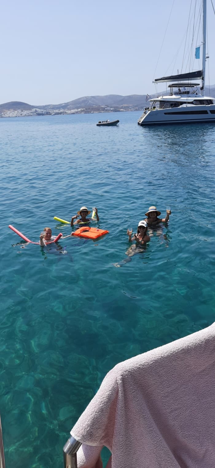 2h30 in Paros: Rent a motorboat and enjoy