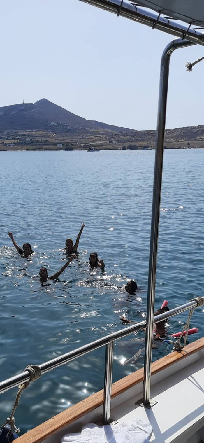 2h30 in Paros: Rent a motorboat and enjoy
