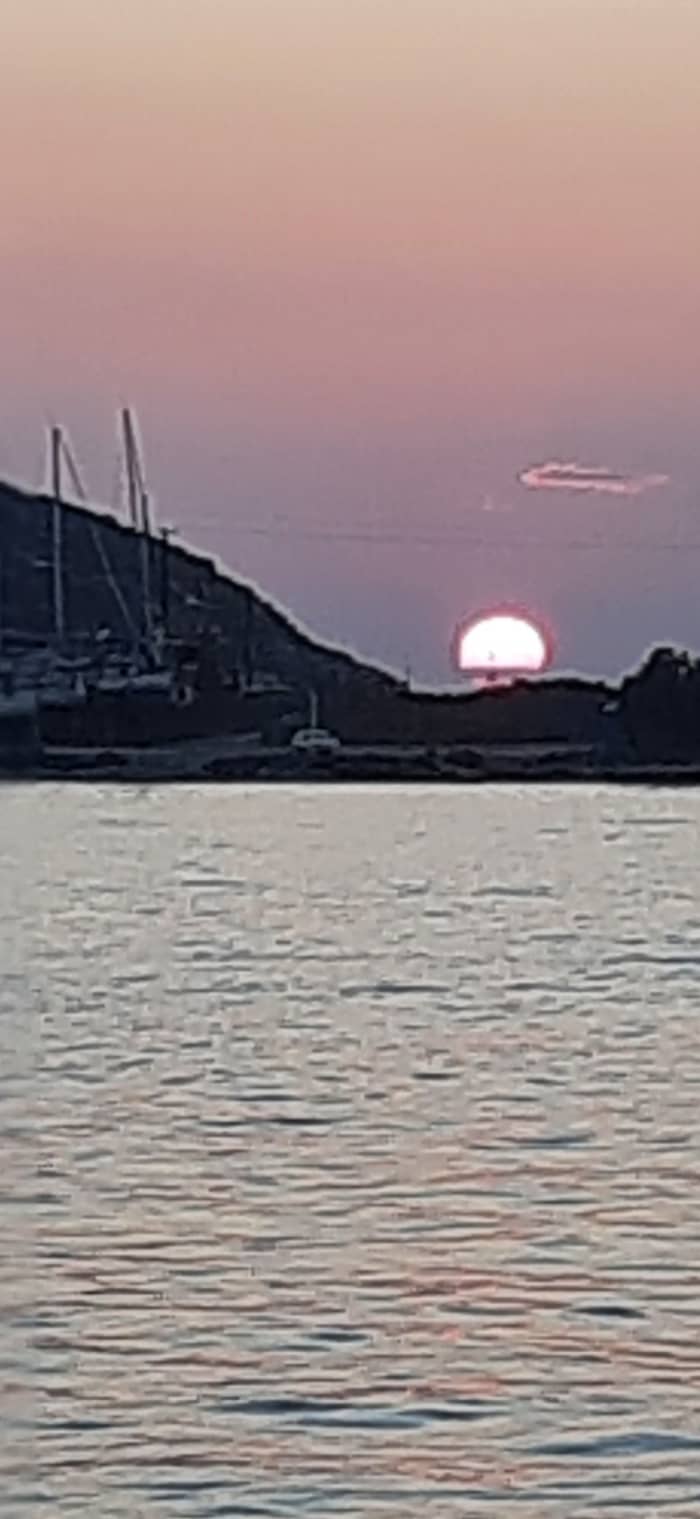 2h30 in Paros: Rent a motorboat and enjoy