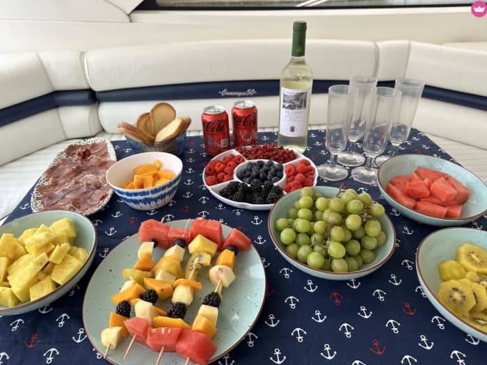 La mejor escapada de 8 horas en barco desde Barcelona