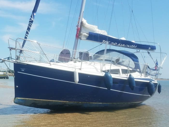 Disfruta de un día en el mar en La Rochelle a bordo de un velero.