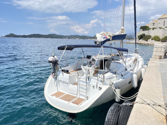 Full-day sailing experience on a sailboat in Dubrovnik