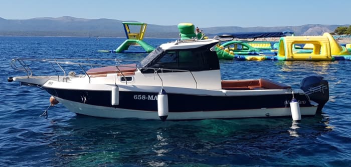 Een dagje rond Makarska: geniet van 9 uur ontdekkingstocht op een motorboot.