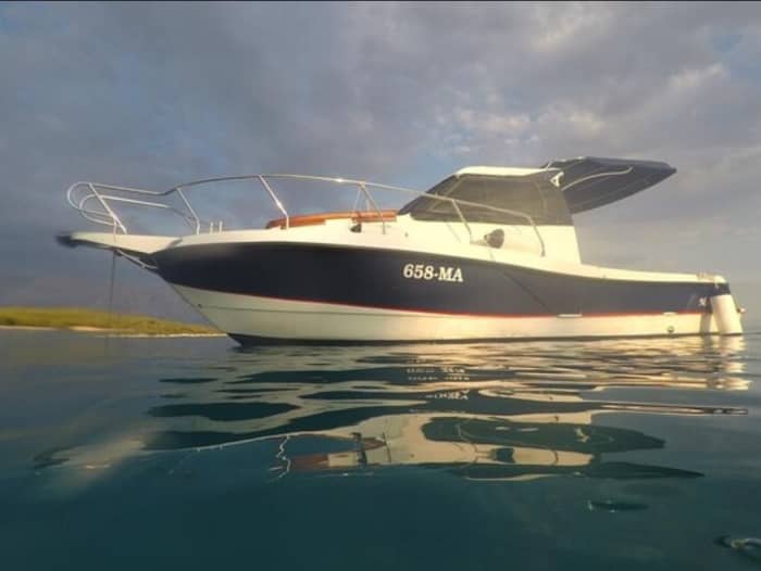 Een dagje rond Makarska: geniet van 9 uur ontdekkingstocht op een motorboot.