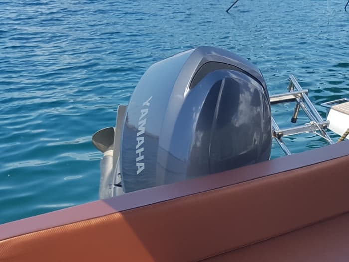 Een dagje rond Makarska: geniet van 9 uur ontdekkingstocht op een motorboot.