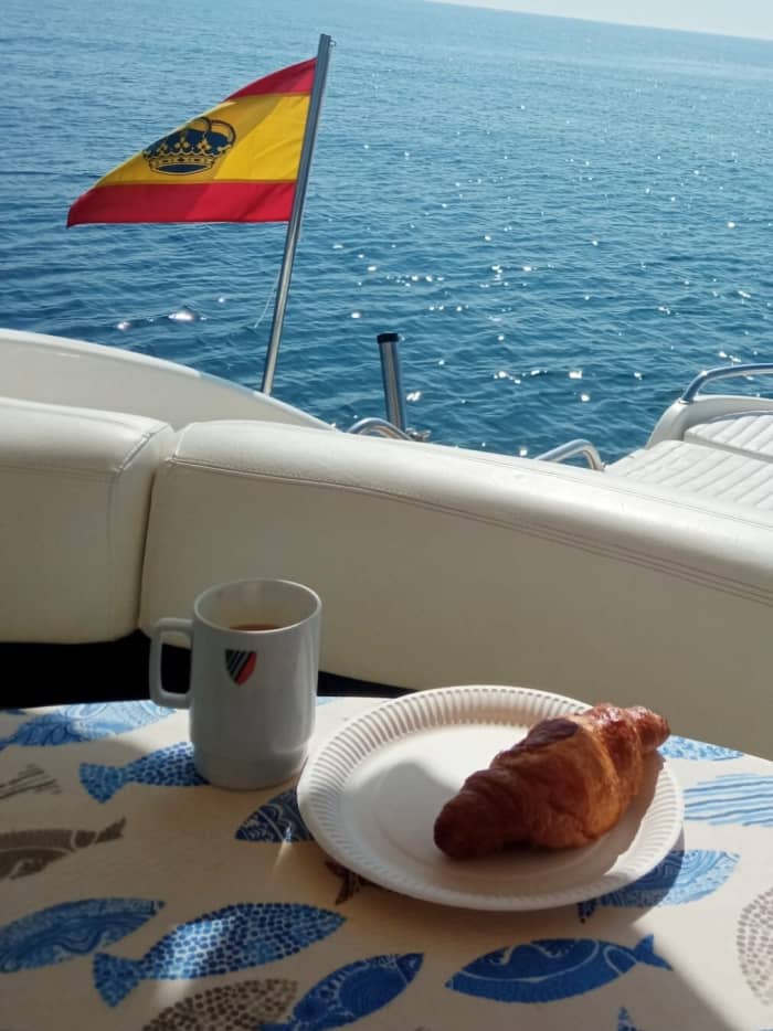 Your Málaga VIP escape: A 4h journey on a motor yacht