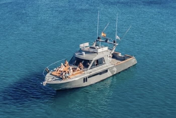 4 uur in Gijón: Huur een motorboot en geniet