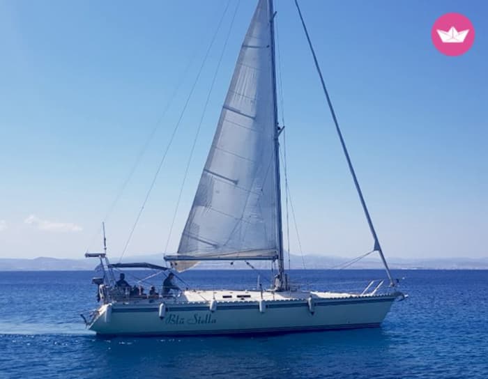 Excursión privada de día completo a la isla Dia a bordo del Jeanneau Sun Kiss 45.