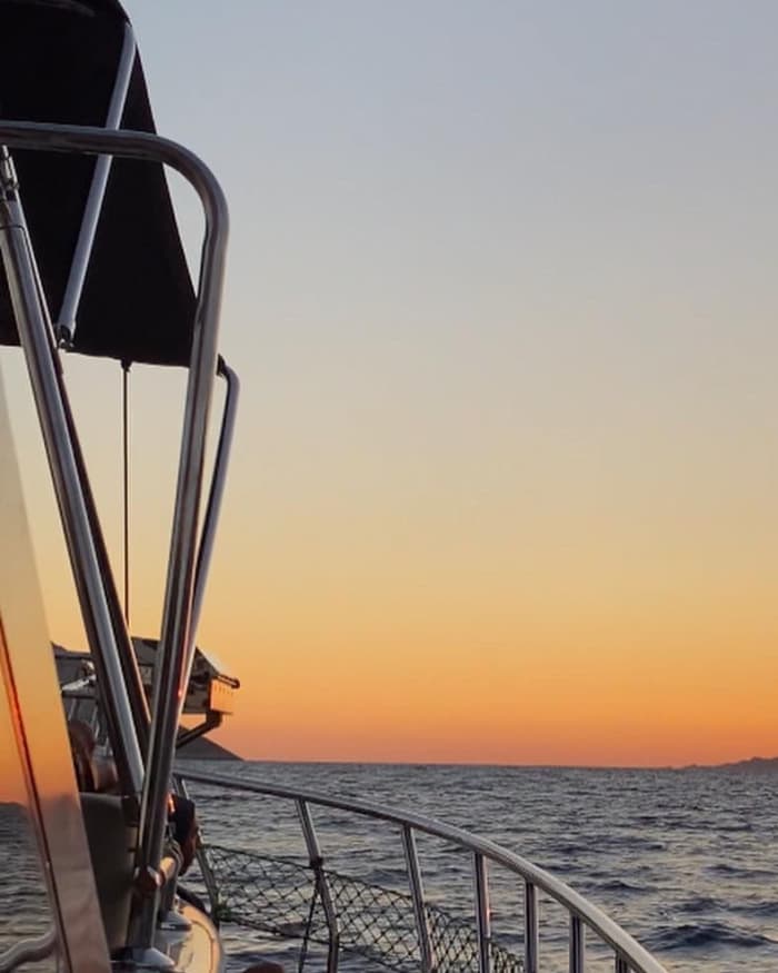 Sonne und Meer in Hira-Mina: Erkunden Sie versteckte Buchten auf einer halbtägigen Bootstour durch Setur Marinas Kuşadası