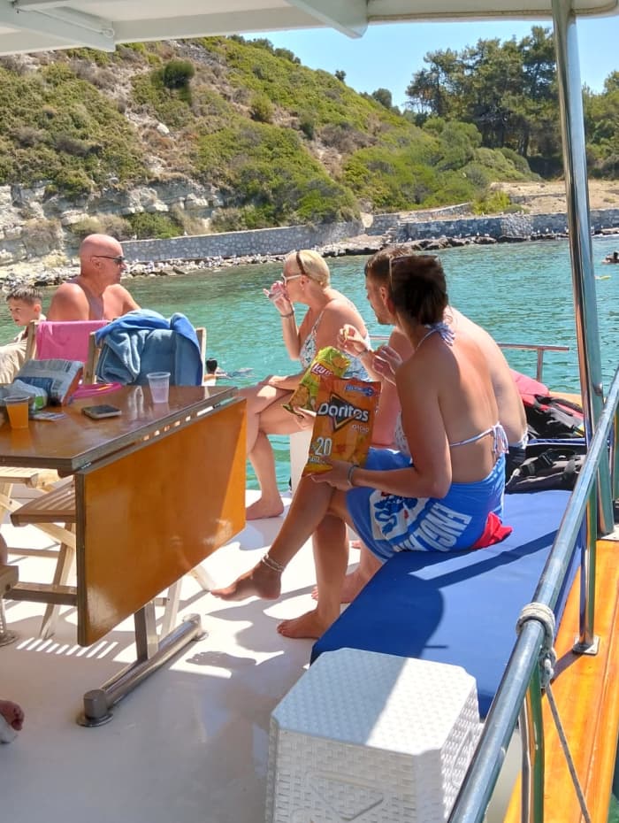 Sonne und Meer in Hira-Mina: Erkunden Sie versteckte Buchten auf einer halbtägigen Bootstour durch Setur Marinas Kuşadası