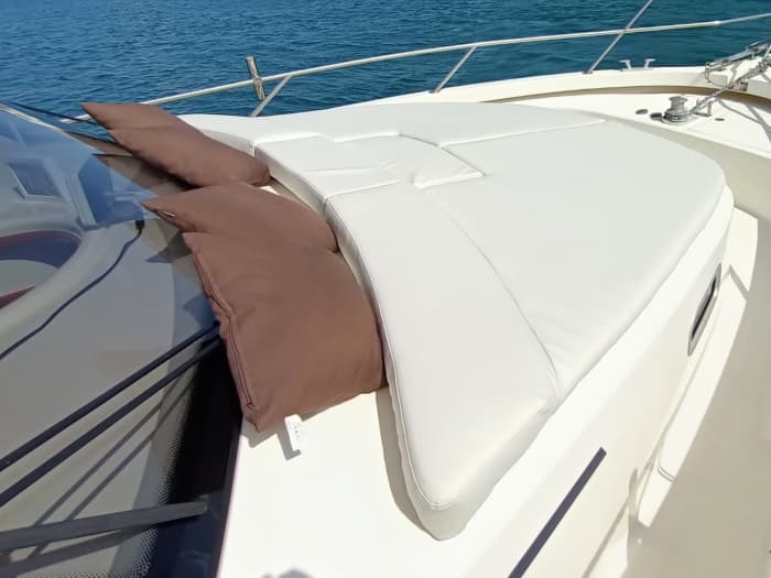 Breng 3,5 uur door op het water in La Línea de la Concepción, genietend van de zon en het heldere water.