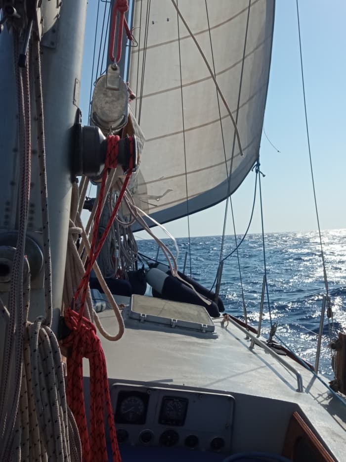 Excursión privada en velero de 9 horas en Trapani.