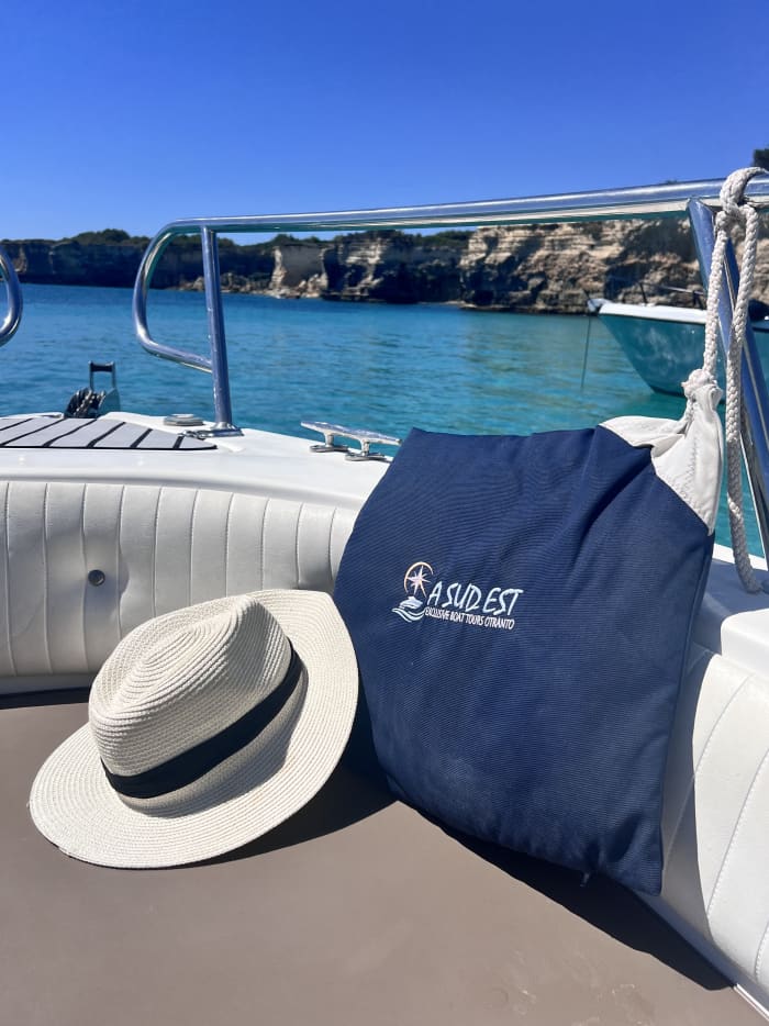 5-HOUR TOUR: Full-day tour of the North and South coasts with gourmet lunch **recommended**