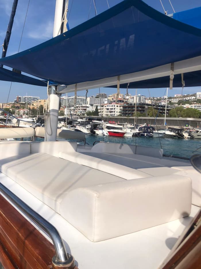 Aegean Escape: Discover Secluded Bays on a Half-Day Cruise