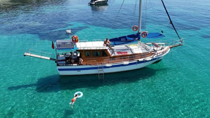 Aegean Escape: Discover Secluded Bays on a Half-Day Cruise