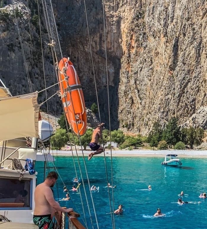 Eine legendäre Auszeit: 2 Stunden 15 Minuten auf einer Gulet rund um Rhodos.