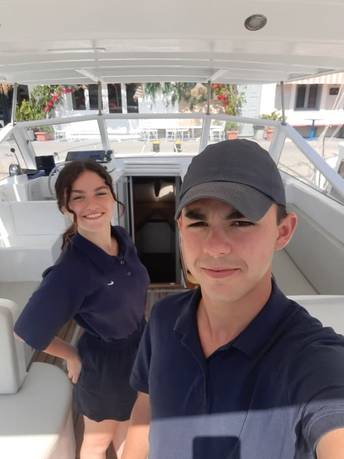 Genießen Sie 7 Stunden auf einem Motorboot in Spetses.