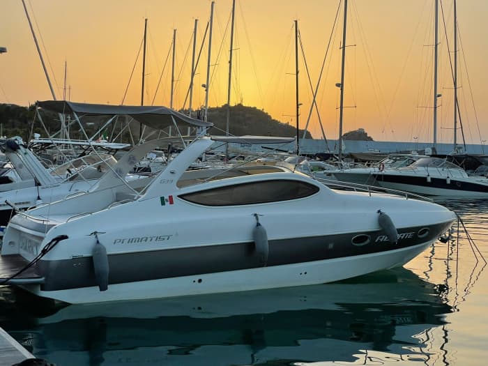 Upptäck Capo d'Orlando Marina på en motorbåt i 8 timmar och 30 minuter