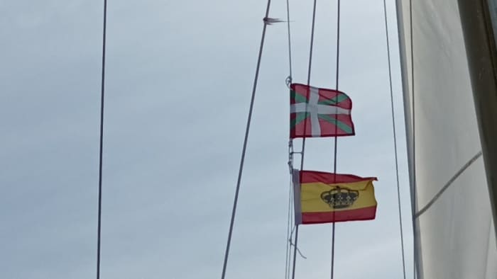 Passez 7 heures à naviguer autour de Hendaye en voilier