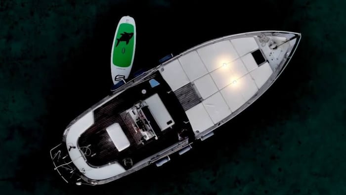 Tavolara en Molara met aperitief aan boord, snorkelen en ontspanning.