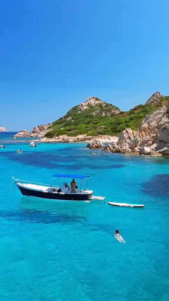 Horizonte Infinito: Dia Inteiro de Descobertas em Tavolara e Molara saindo de Olbia