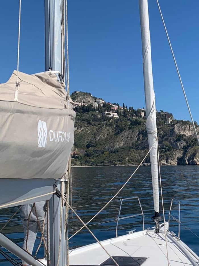 Ganztägiges Taormina-Bootserlebnis: Von Giardini Naxos zur Isola Bella und darüber hinaus