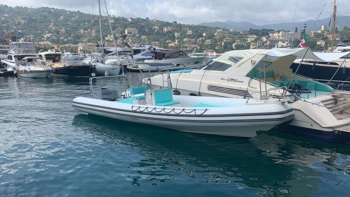 One day around Portofino: Enjoy 9h of discovery on a motorboat