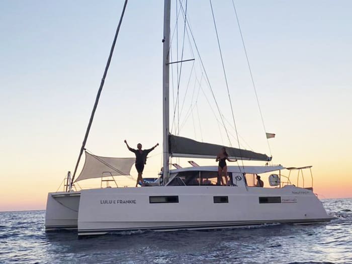 Crociera di un giorno intero in catamarano da Lisbona