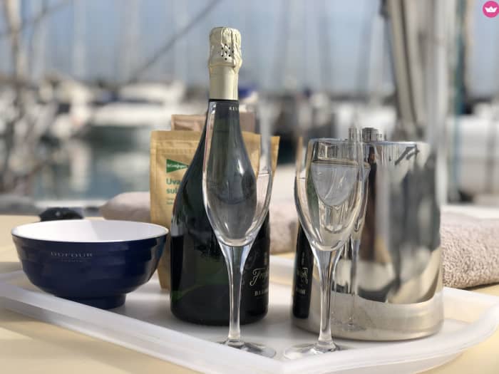 Zonsondergang op een exclusieve zeilboot. Privé-ervaring in Valencia.