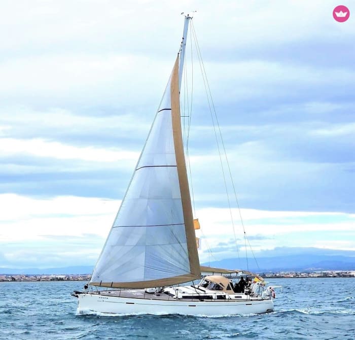 Zonsondergang op een exclusieve zeilboot. Privé-ervaring in Valencia.