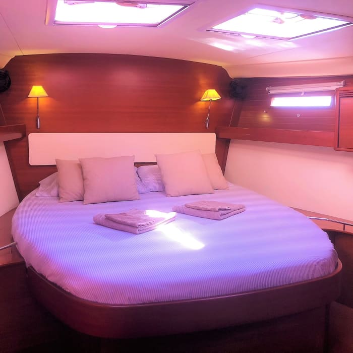 Zonsondergang op een exclusieve zeilboot. Privé-ervaring in Valencia.