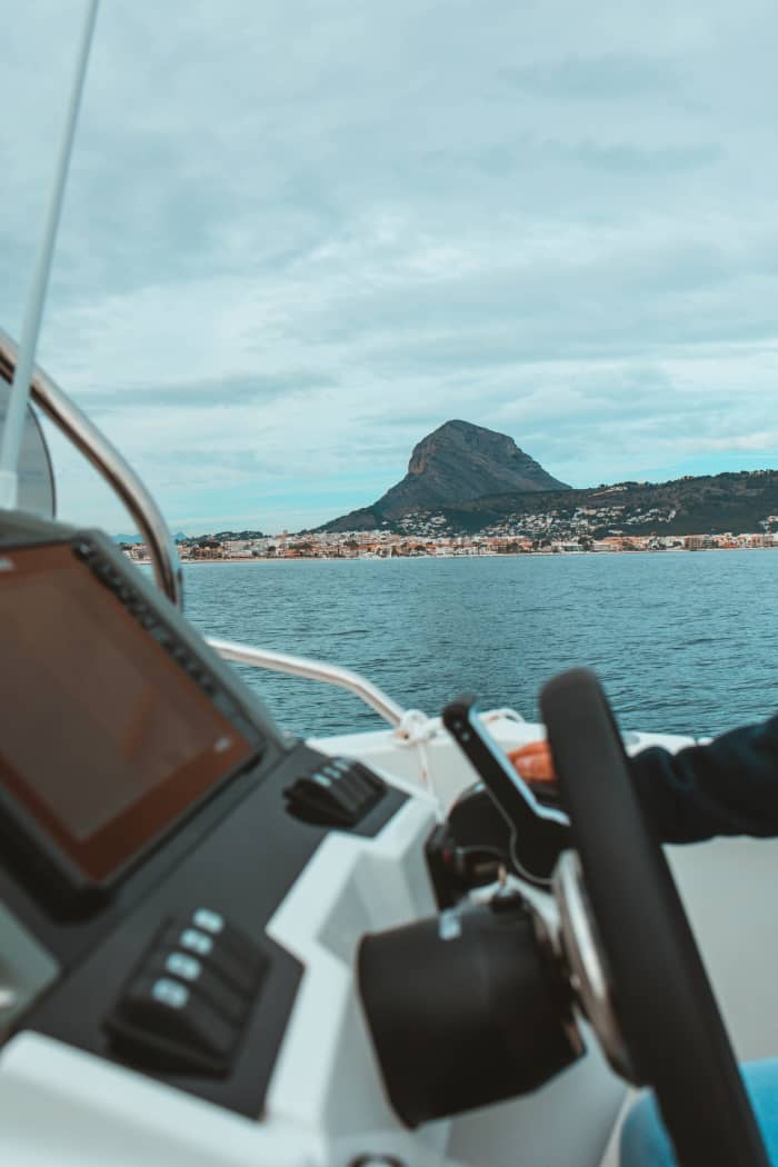 Relax on a motorboat in Xàbia for 4 hours
