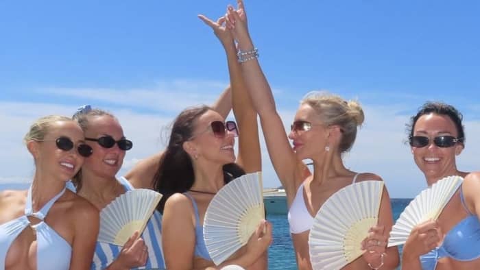 Vier feest met een privébootfeest in Mykonos.