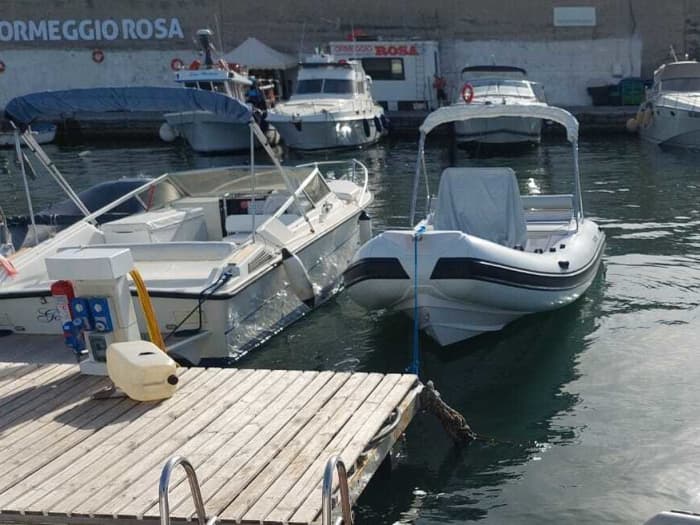Genießen Sie die Sonne auf einer 9-stündigen Bootsfahrt in Torre Annunziata