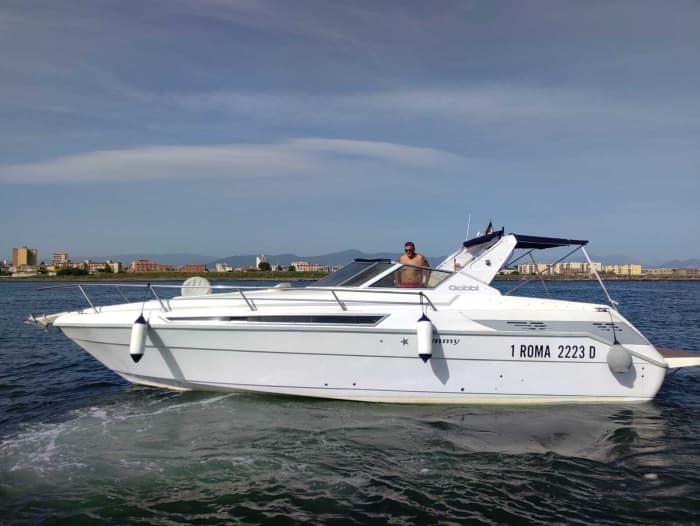 Genießen Sie die Sonne auf einer 9-stündigen Bootsfahrt in Torre Annunziata